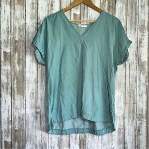 Entro Sea Green/Blue Button Back Oversized Blouse